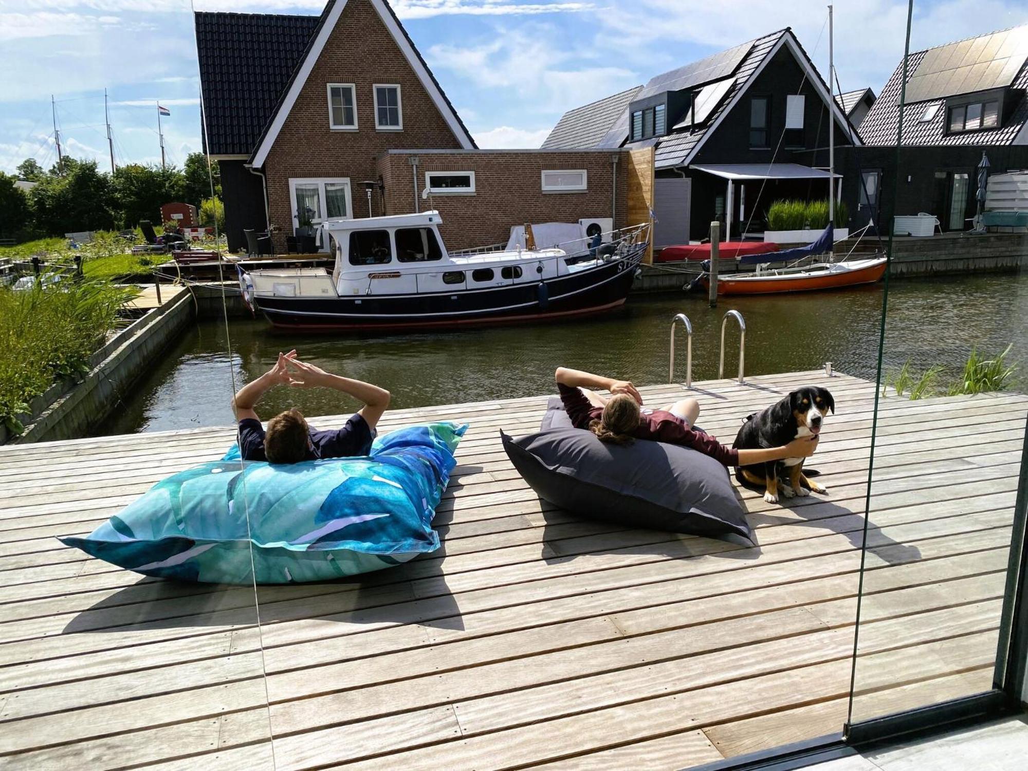 Peaceful Villa On The Water In Stavoren Exterior photo