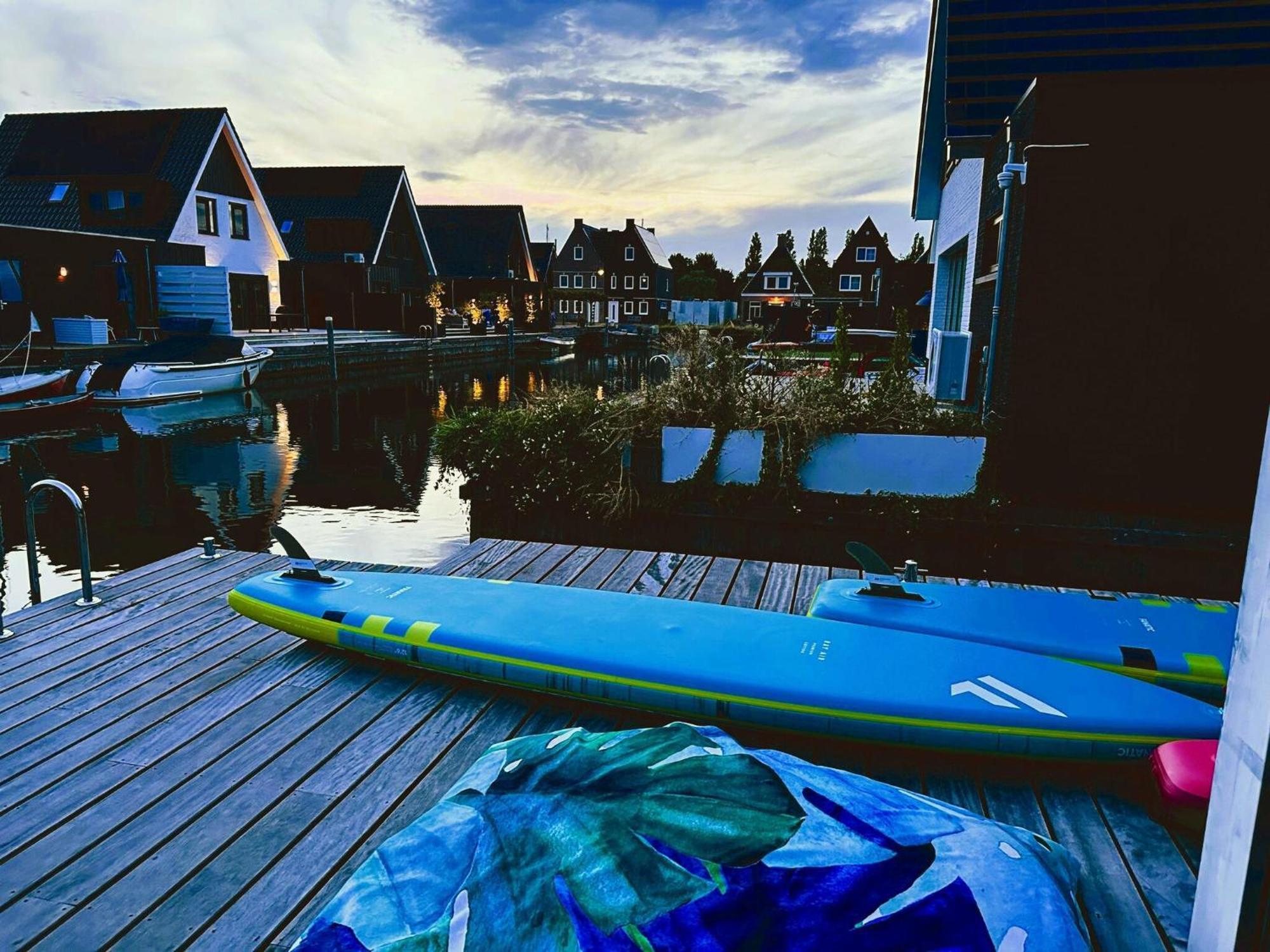 Peaceful Villa On The Water In Stavoren Exterior photo